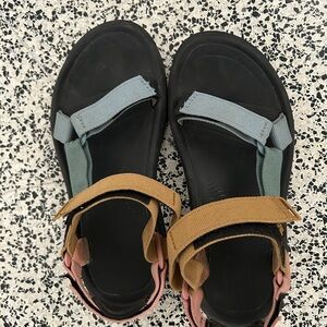 Teva Women’s Hurricane XLT2 sport hiking Sandals with Straps